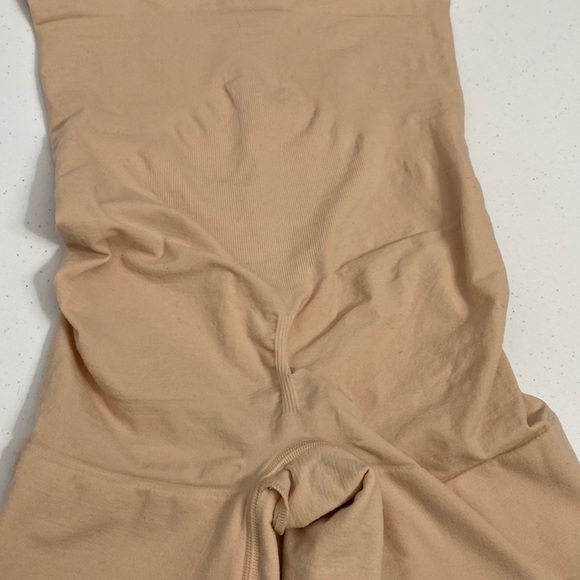 Spanx Women’s Beige Tummy Control Shorts Size Medium Shape Wear - Picture 5 of 11